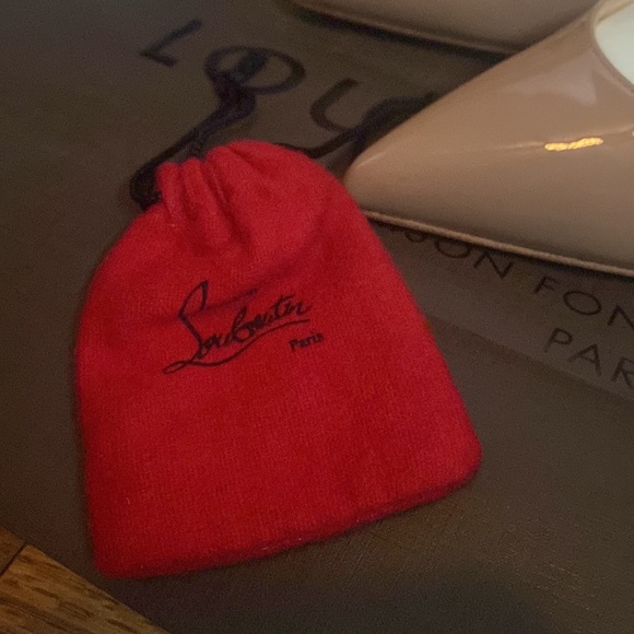 NWOT Christian Lounoutins PigalleFollies 100 Patent Nude Pumps - Picture 15 of 17